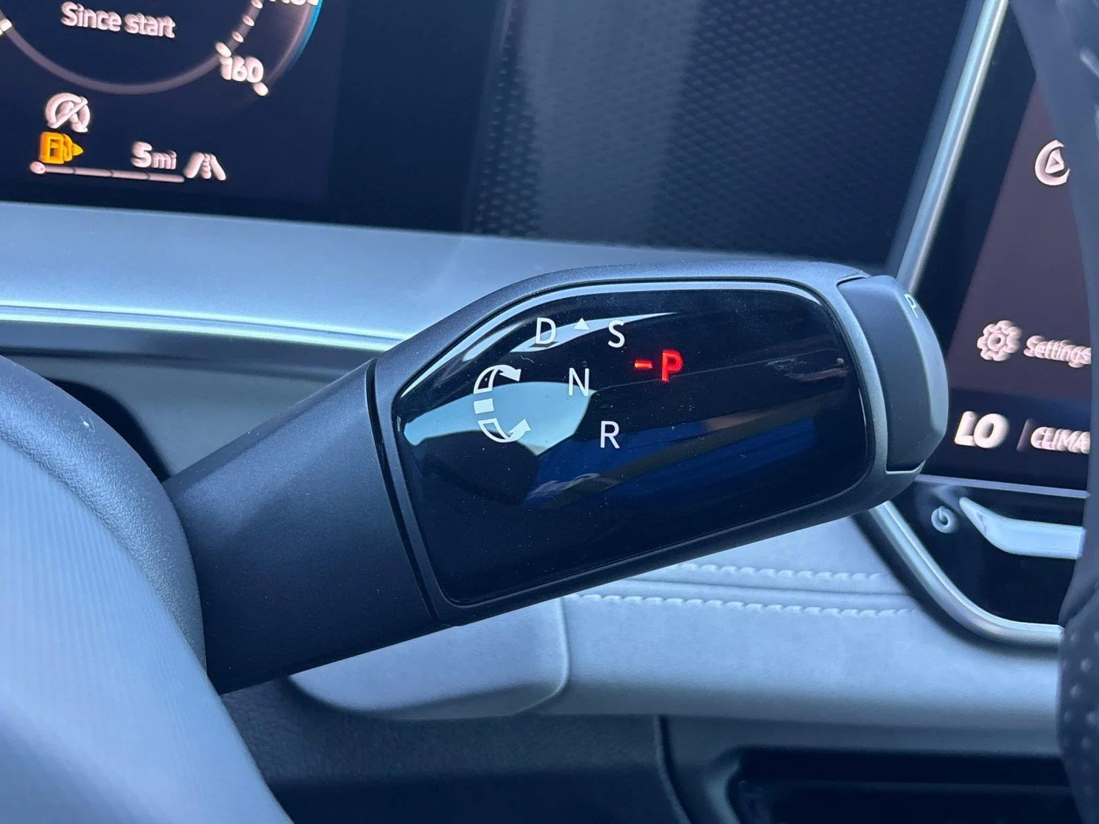 New 2026 monterey blue with deep black roof Volkswagen SE R-Line Black image 27