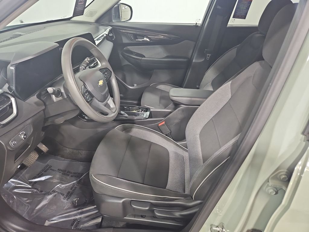 Used 2025 Green Chevrolet LS image 10