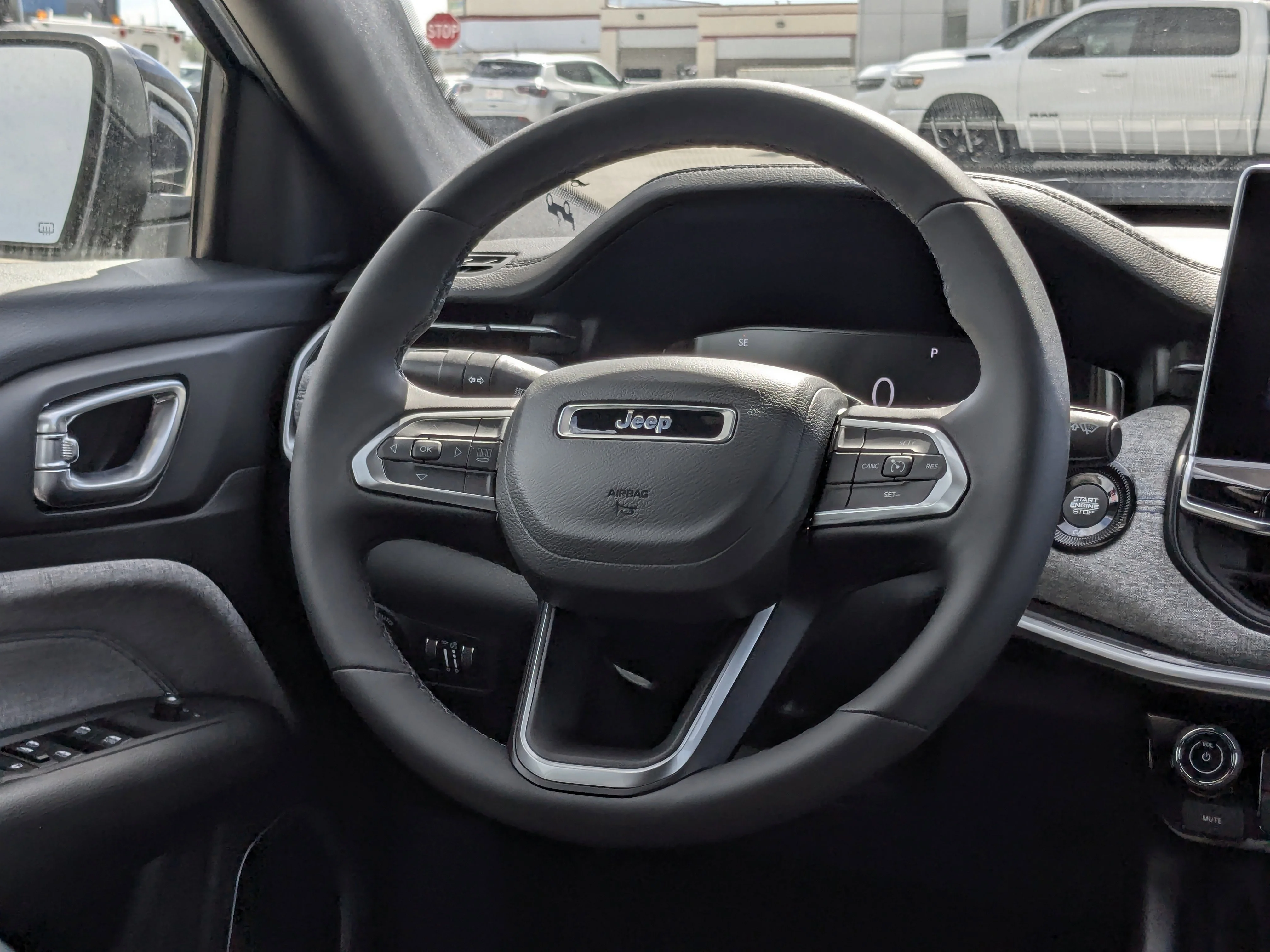 New 2025 White Jeep North - - Front heated seats - Forward Collision Warning - Uconnect 5 with 8.4?inch display image 15