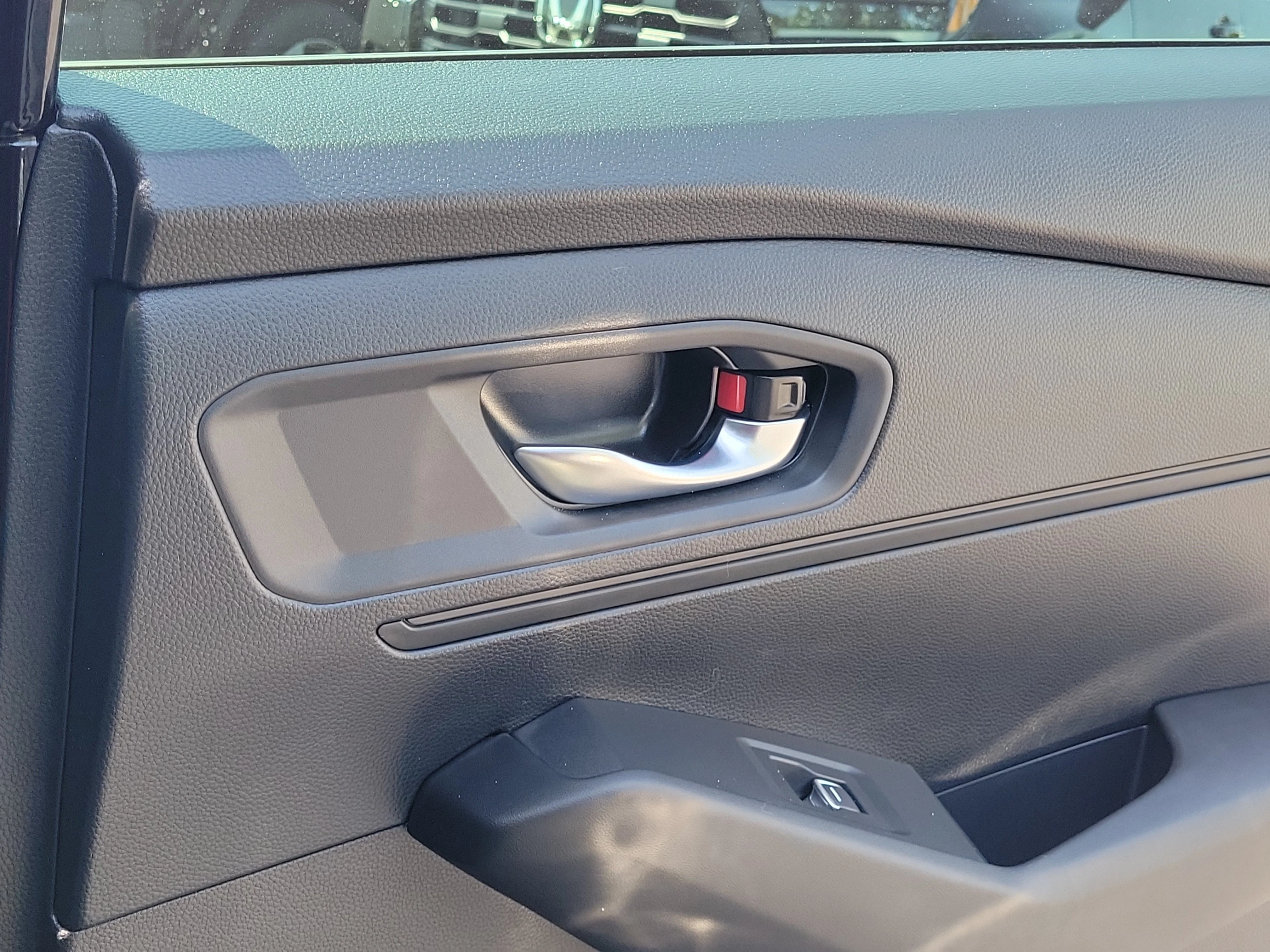 Used 2025 Black Honda SE image 7
