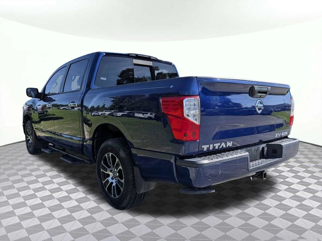 Used 2021 Blue Nissan SV image 5