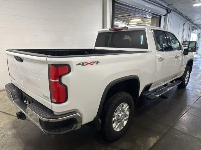 Used 2025 Summit White Chevrolet LTZ image 4