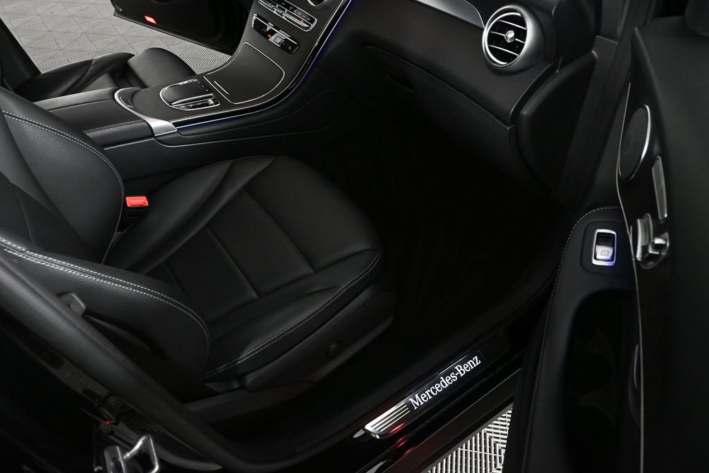 Used 2022 Black Mercedes-Benz GLC 300 image 22