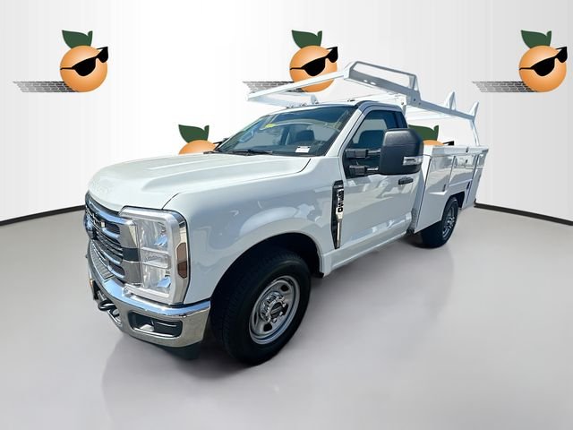 2025 Ford F-350 Super Duty Chassis Cab XL - Photo 33