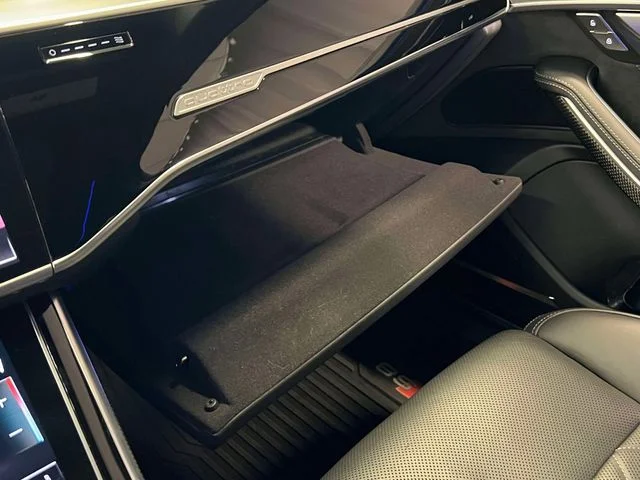 2023 Audi S8 Base - Photo 34