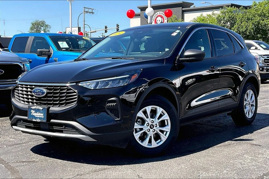 Used 2024 Black Metallic Ford Active image 11
