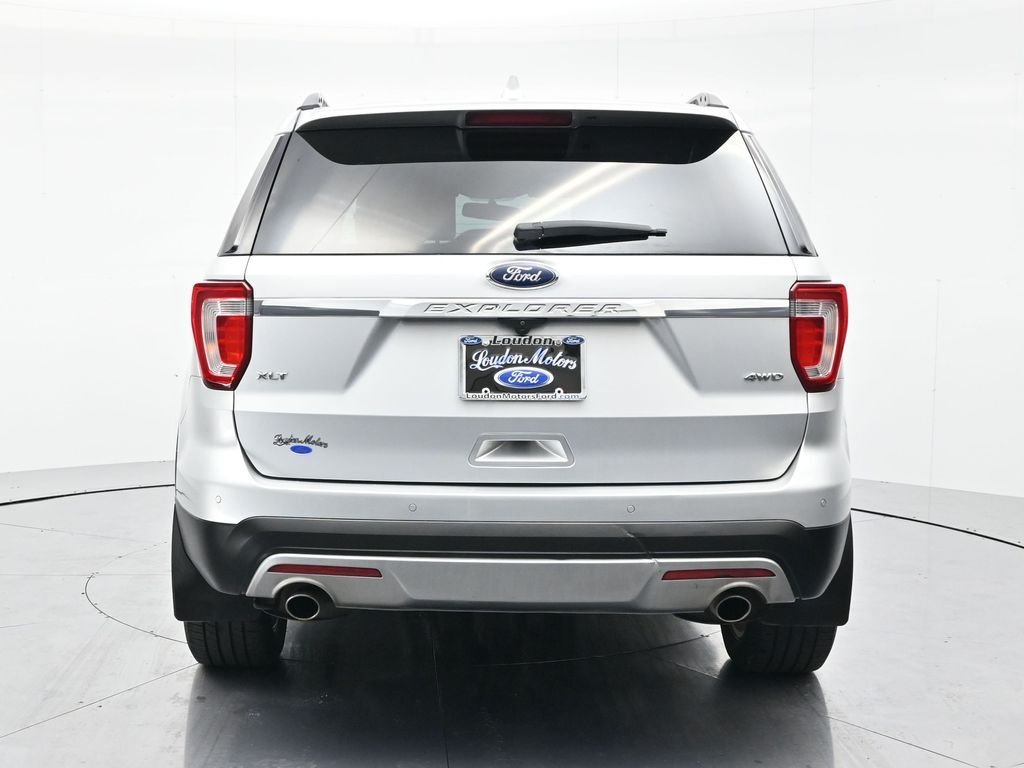 Used 2017 Ingot Silver Ford XLT image 6