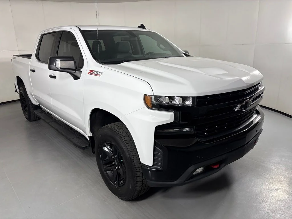 Used 2021 White Chevrolet LT Trail Boss image 2