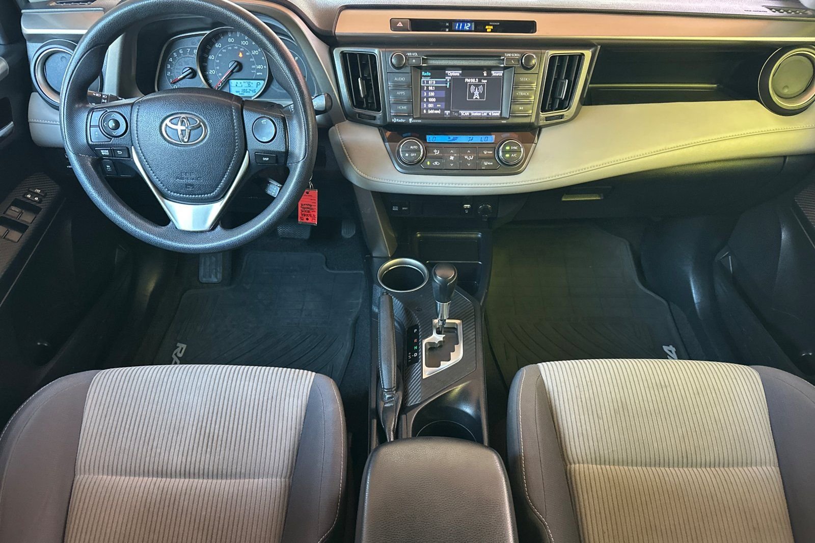 Used 2015 White Toyota XLE image 17