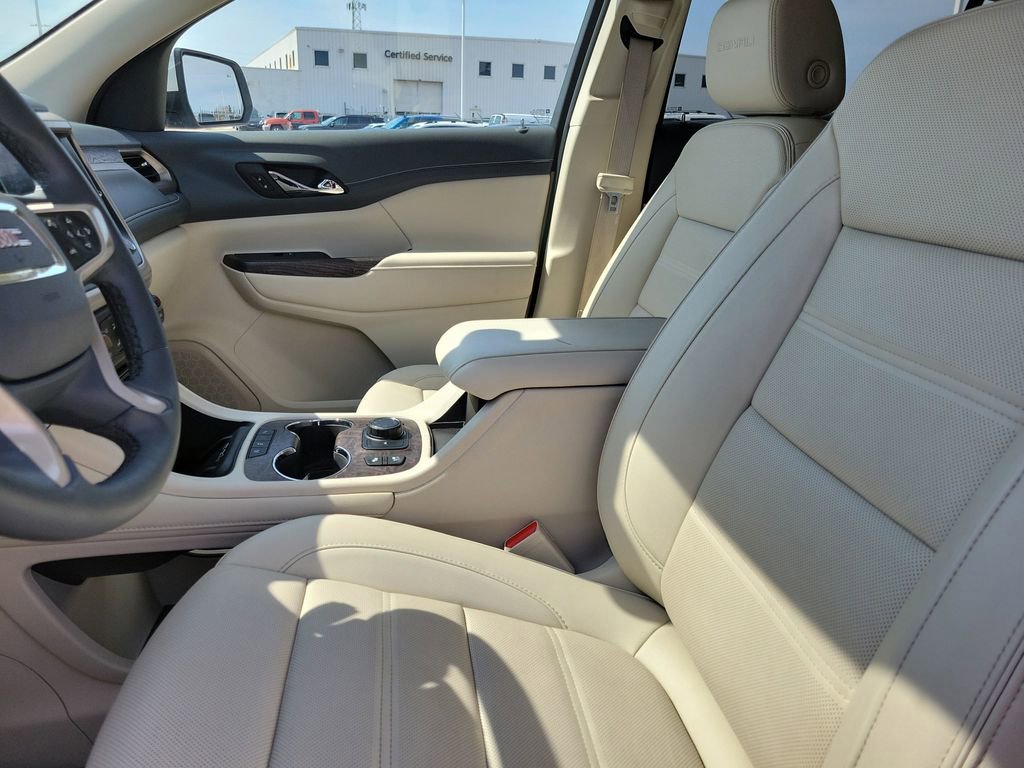 2023 GMC Acadia Denali - Photo 21