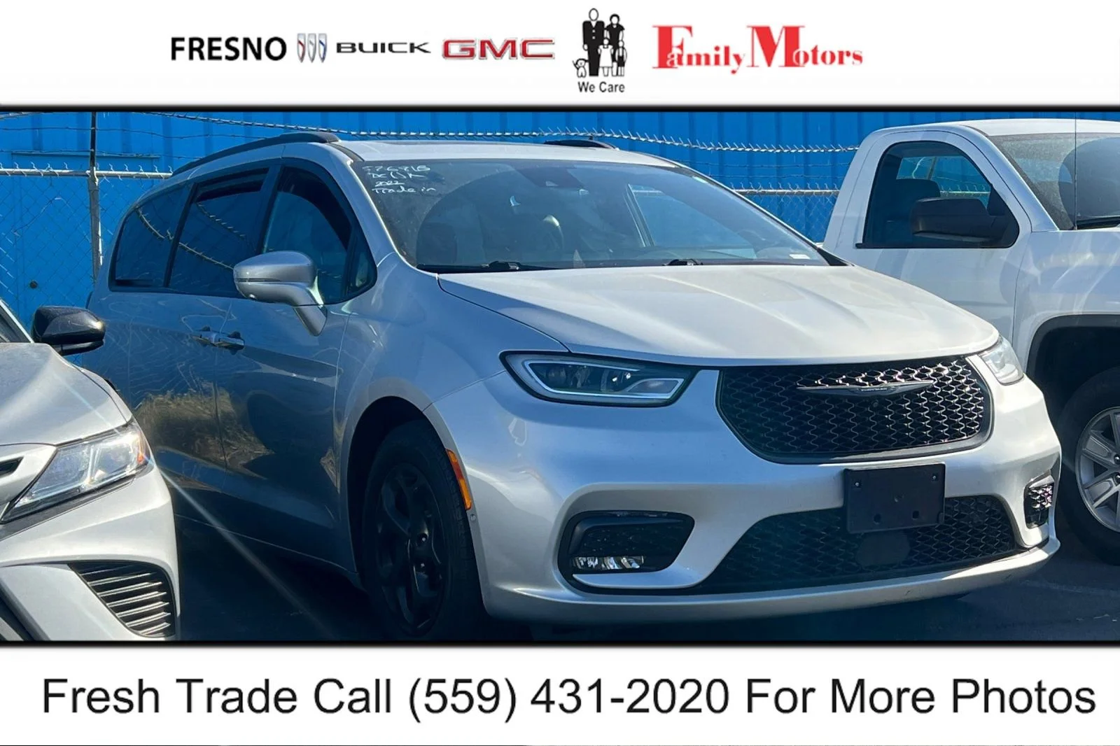 2022 Chrysler Pacifica Hybrid Limited Hybrid's photo