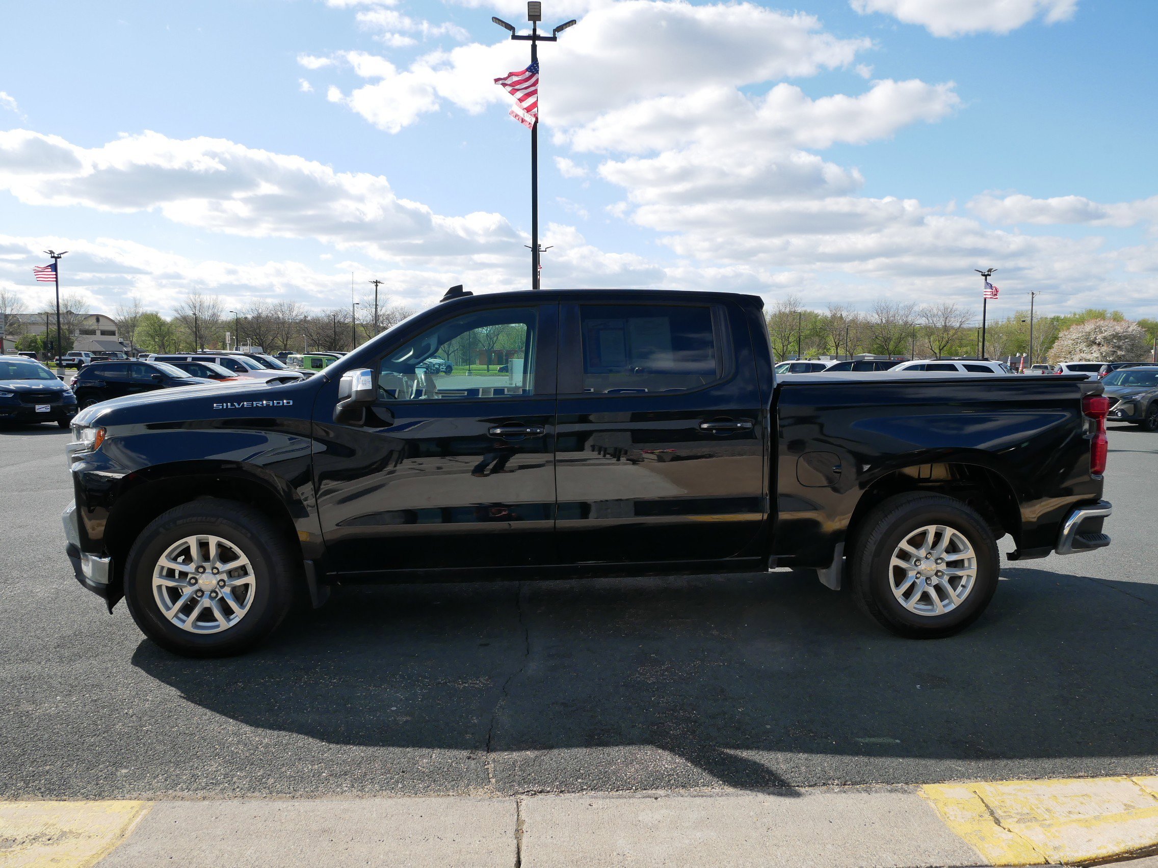 View vehicle photo 5