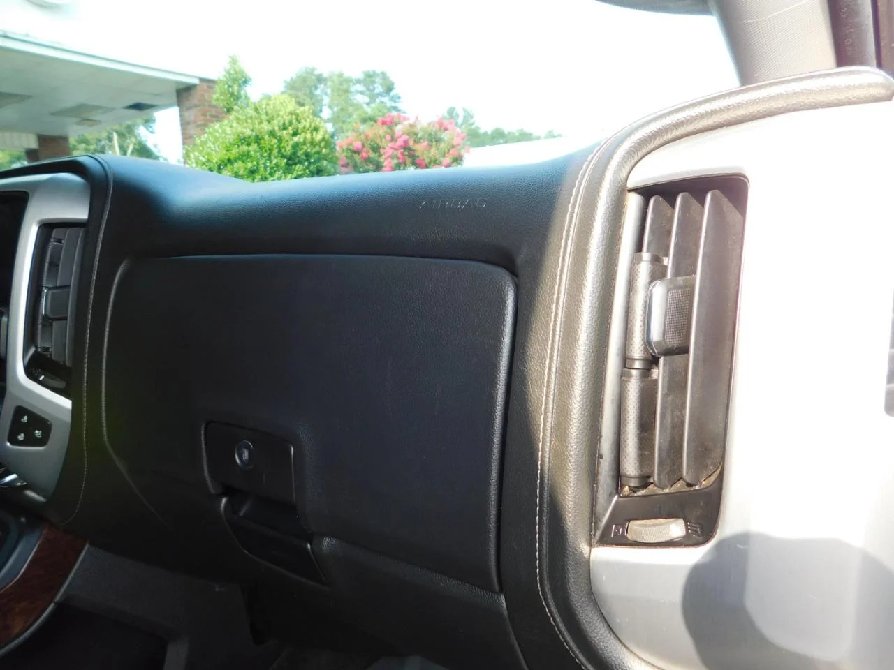 Used 2016 White GMC 4WD Crew Cab 143.5 in SLT image 19