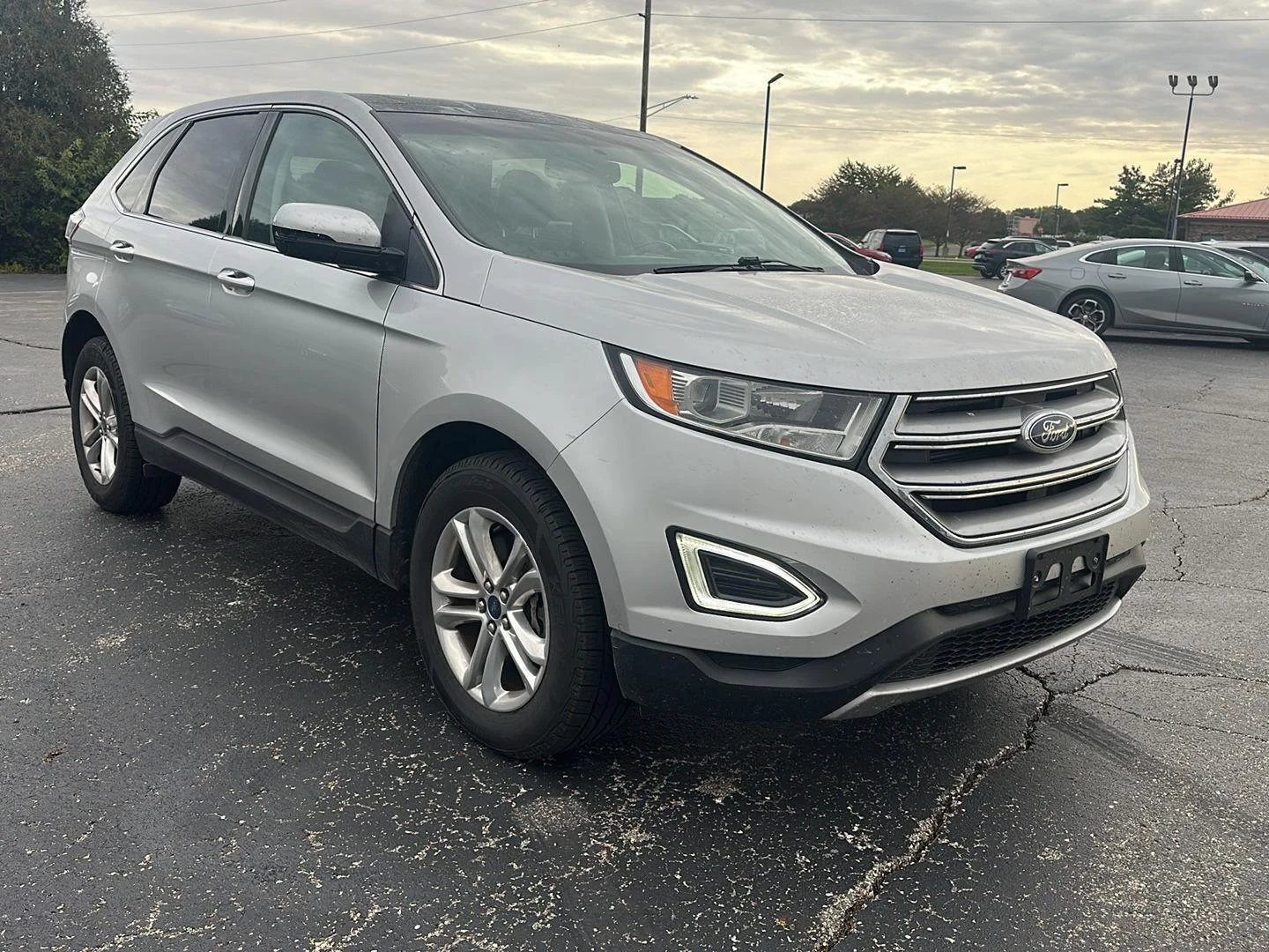 Used 2017 Ingot Silver Ford SEL image 3