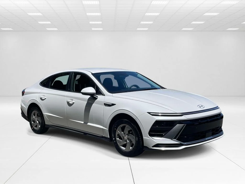 New 2026 White Hyundai SE image 1