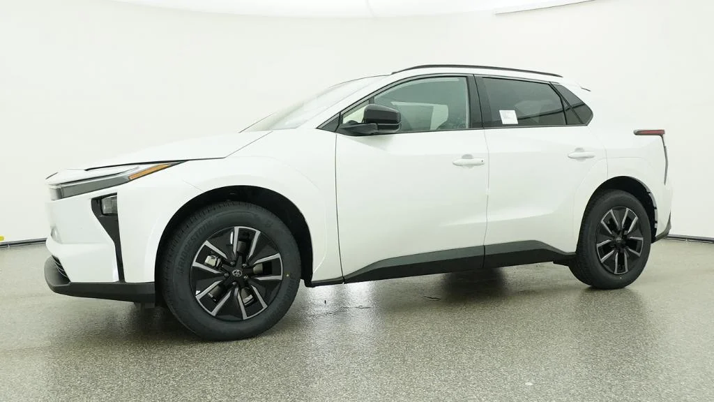 New 2026 Wind Chill Pearl Toyota XLE image 45