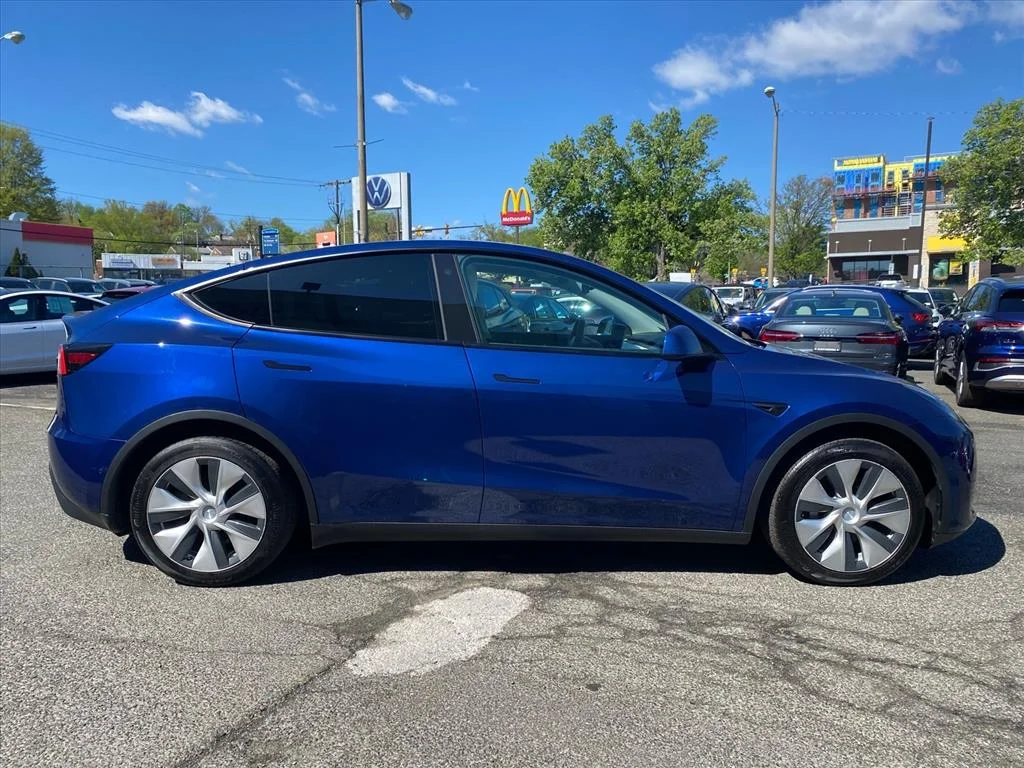 Used 2021 Tesla Model Y Long Range with VIN 5YJYGAEEXMF116239 for sale in Alexandria, VA