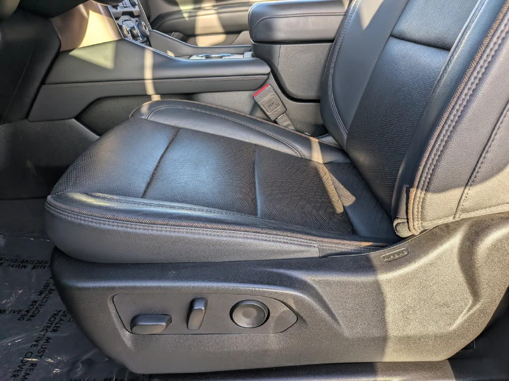 Used 2024 Black Chevrolet High Country image 22