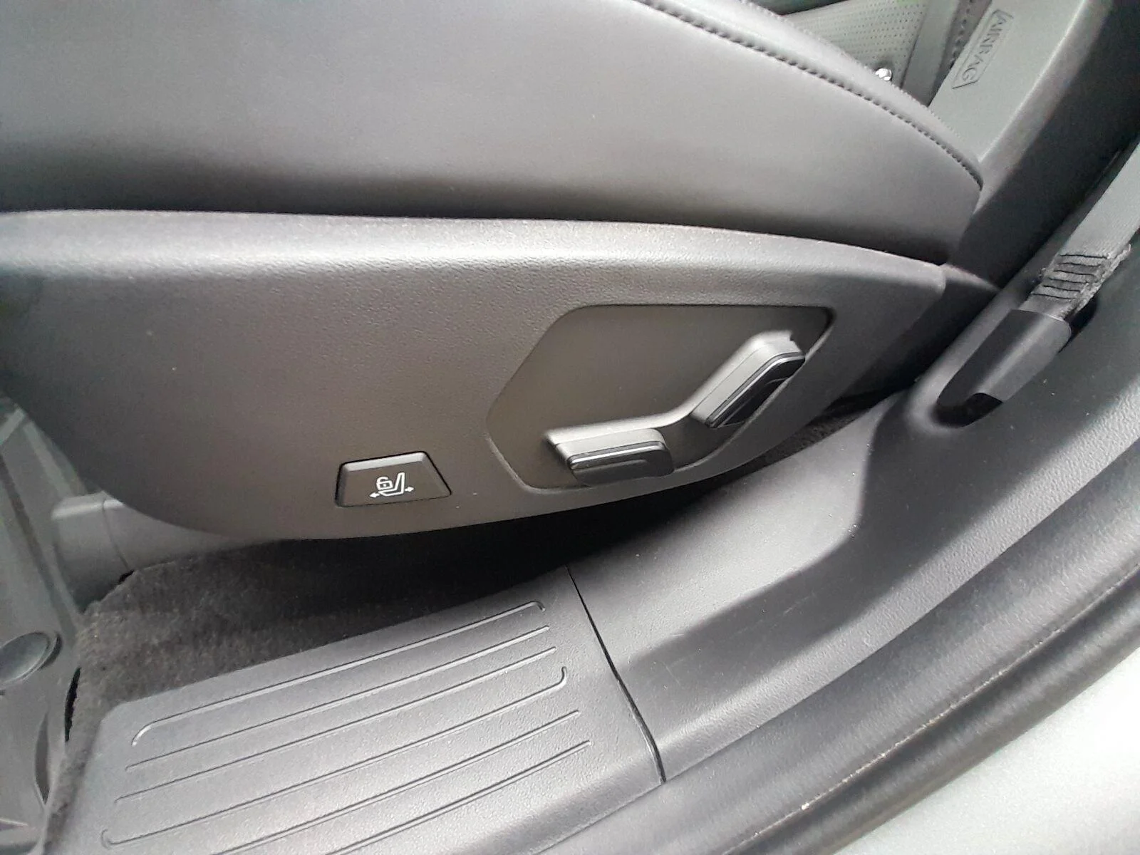 Used 2024 Shimmering Silver Hyundai Calligraphy image 42