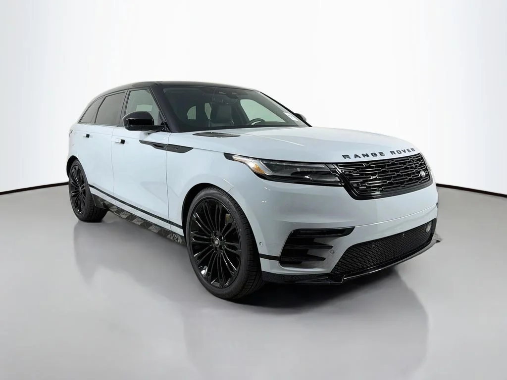 New 2026 Arroios Grey Land Rover P250 Base image 3