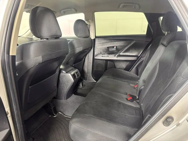 Used 2014 Classic Silver Metallic Toyota LE image 12