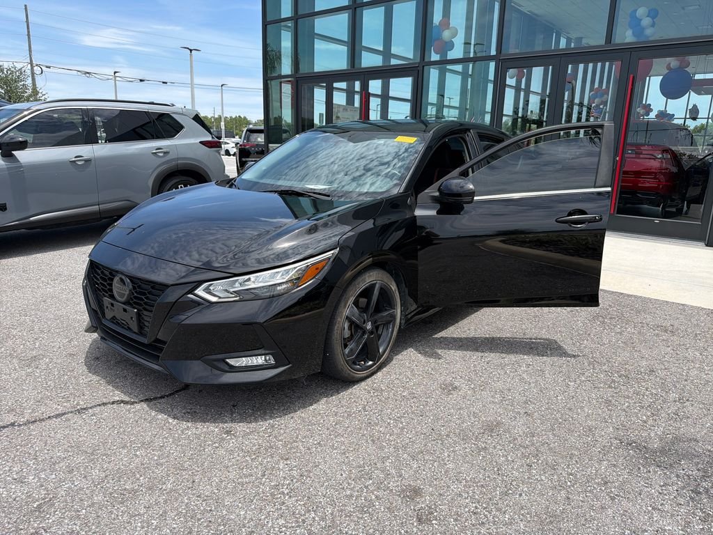 2023 Nissan Sentra SR CVT's photo