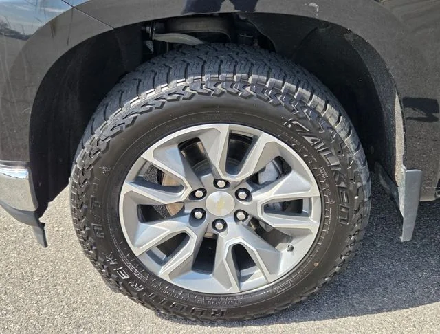 Used 2019 Black Chevrolet LT image 18