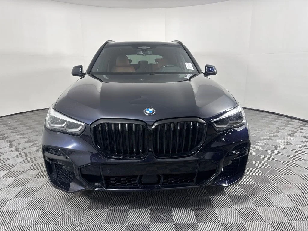 Used 2022 Black BMW xDrive40i image 2