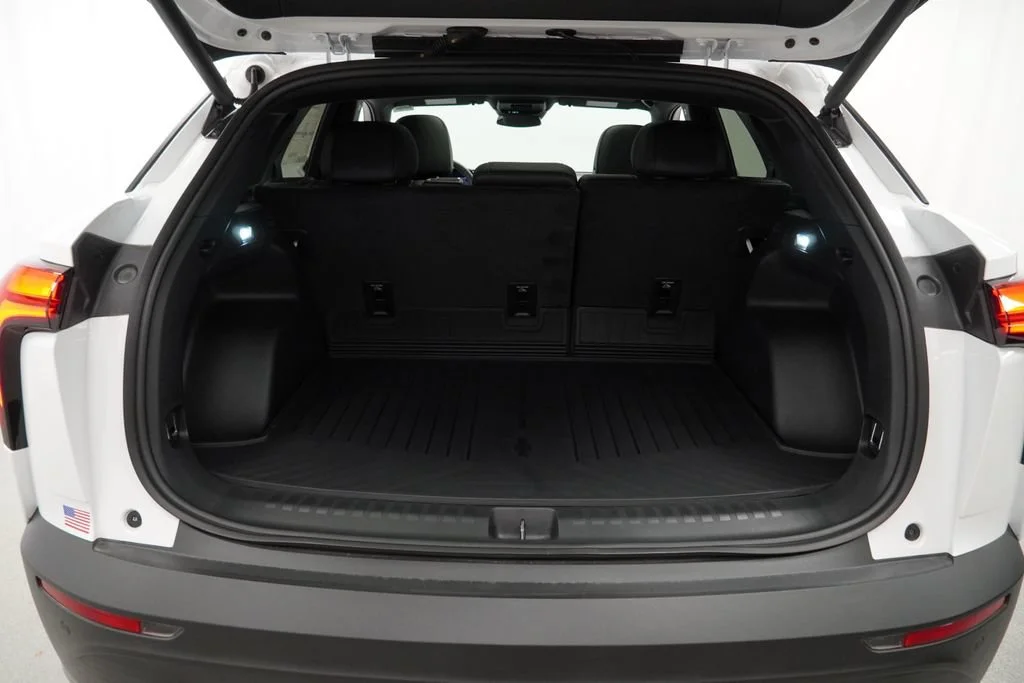 New 2026 Summit White Chevrolet LT image 23
