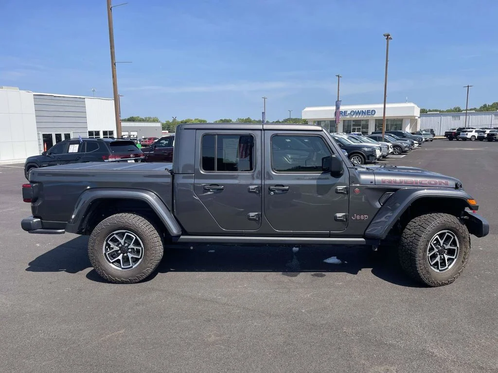 Used 2025 Gray Jeep Rubicon image 2