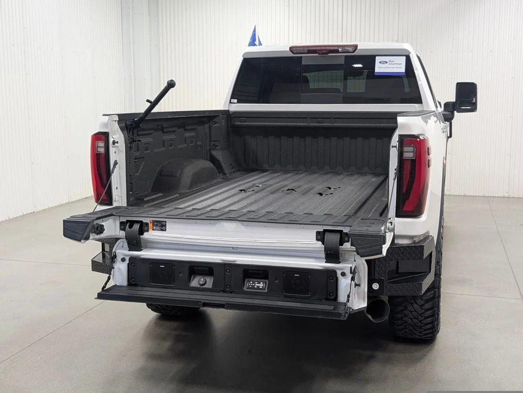 Used 2024 White Frost Tri-Coat GMC Denali Ultimate image 25