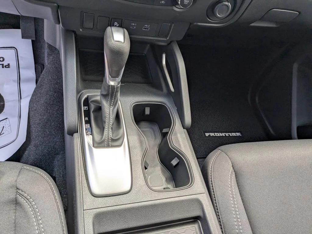 2025 Nissan Frontier SV - Photo 19