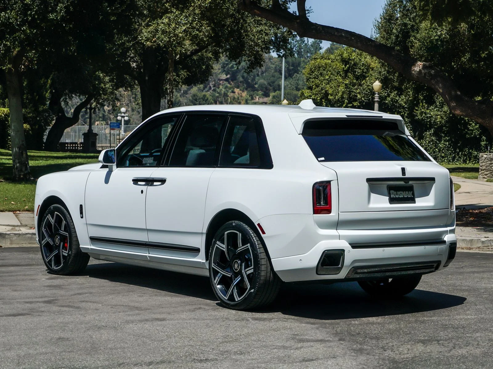 New 2027 Arctic White Rolls-Royce Black Badge image 34