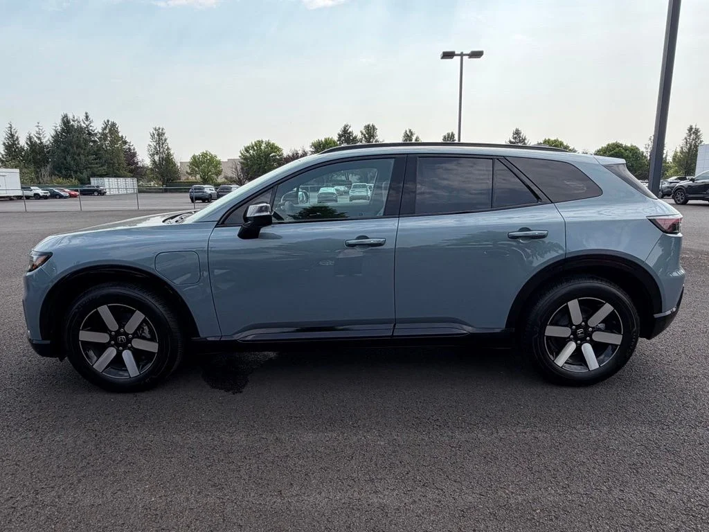 New 2026 Sonic Gray Pearl Honda Touring image 10