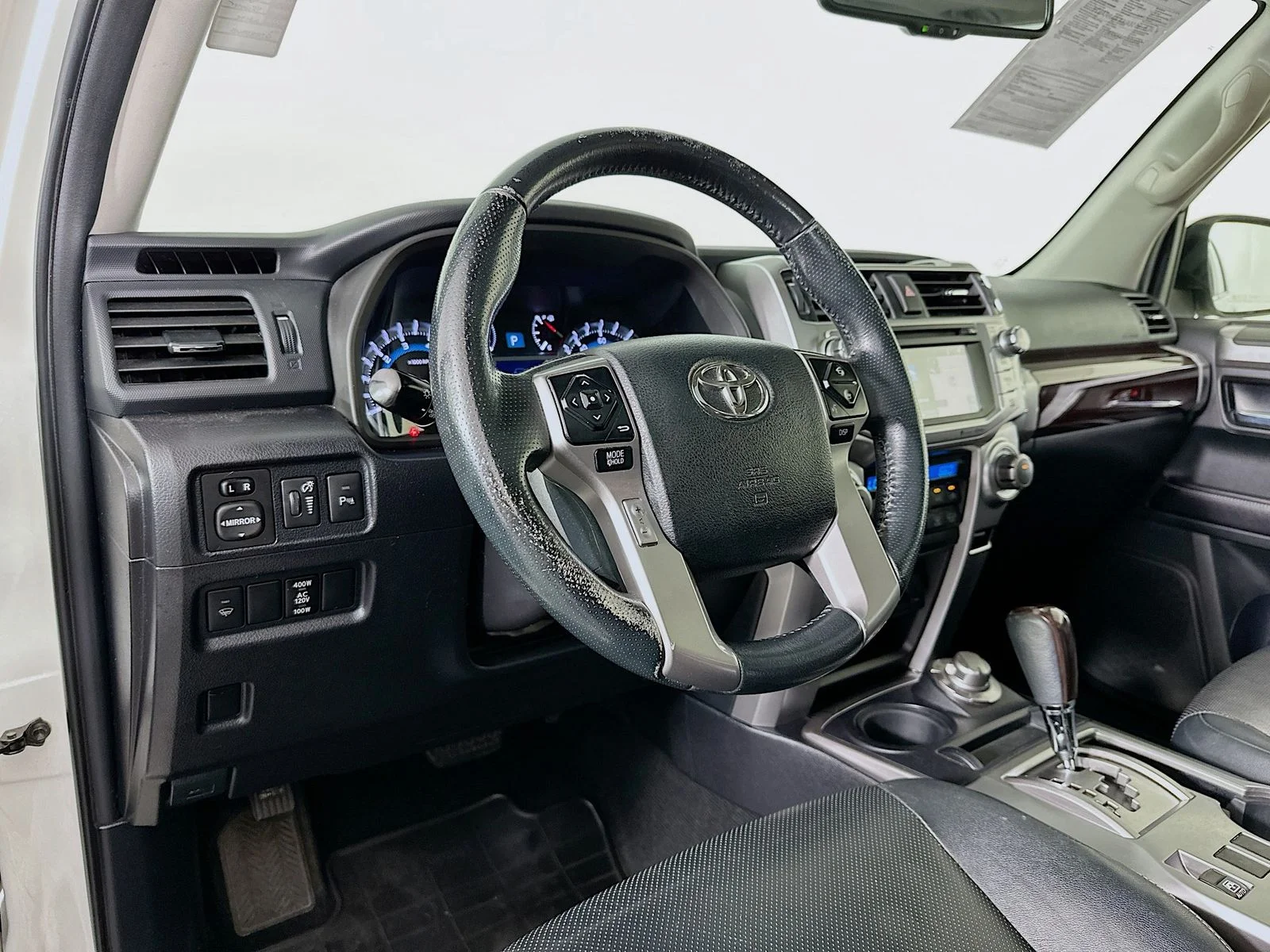 Used 2016 Blizzard Pearl Toyota Limited image 10