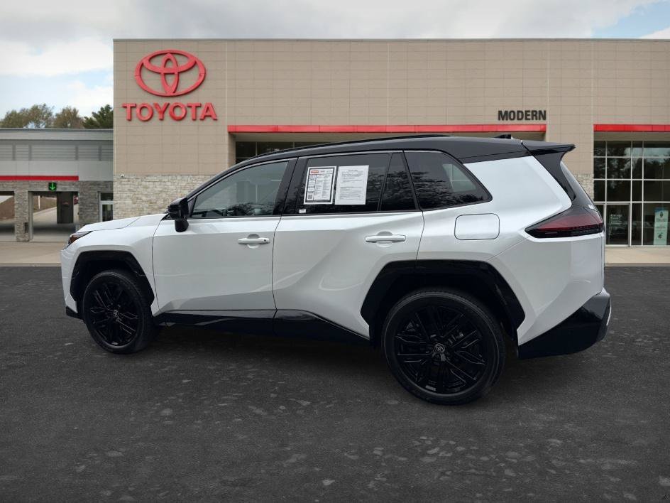 Used 2026 Wind Chill Pearl w/Black Roof Toyota XSE image 5