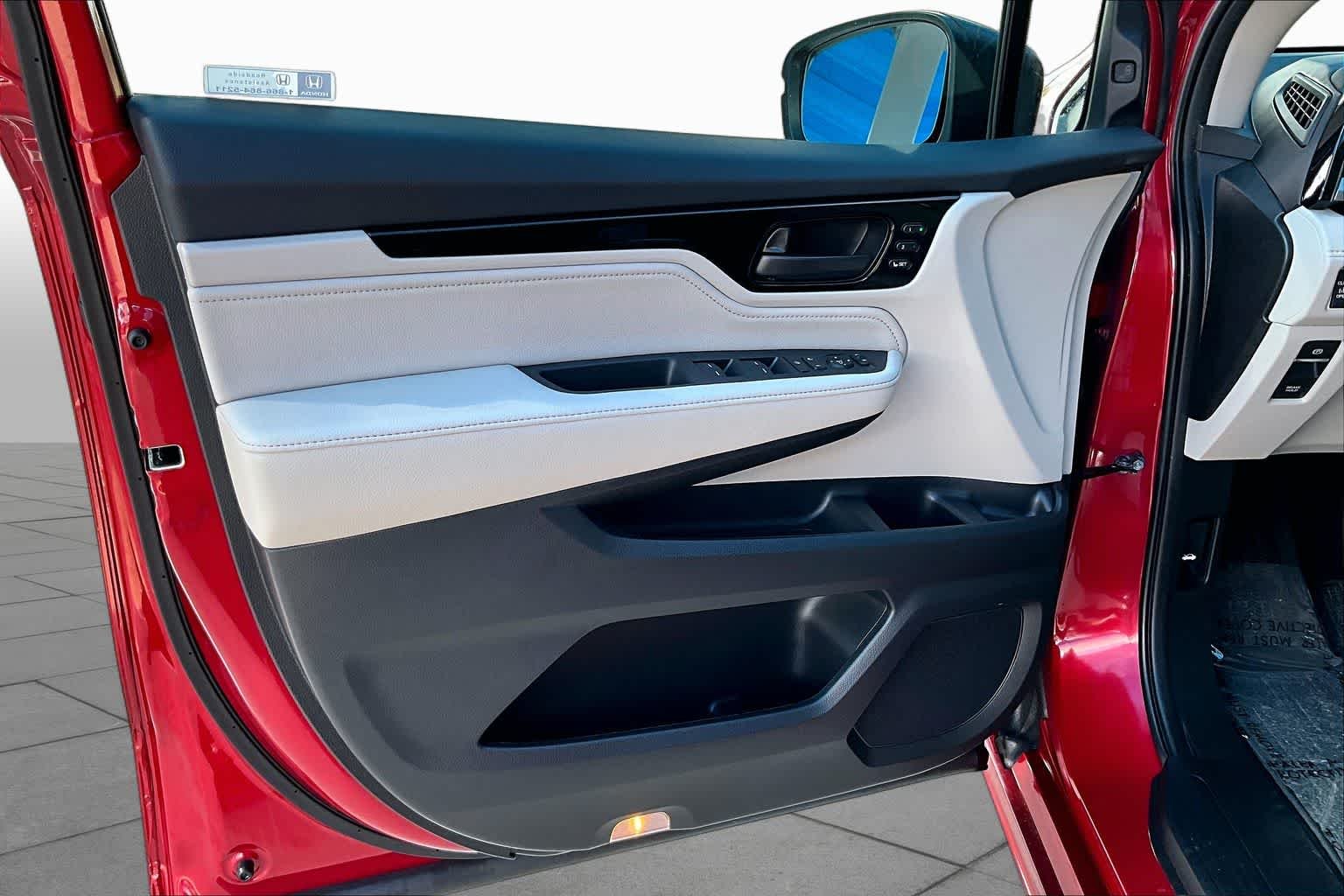 Used 2026 Radiant Red Metallic II Honda Touring image 22