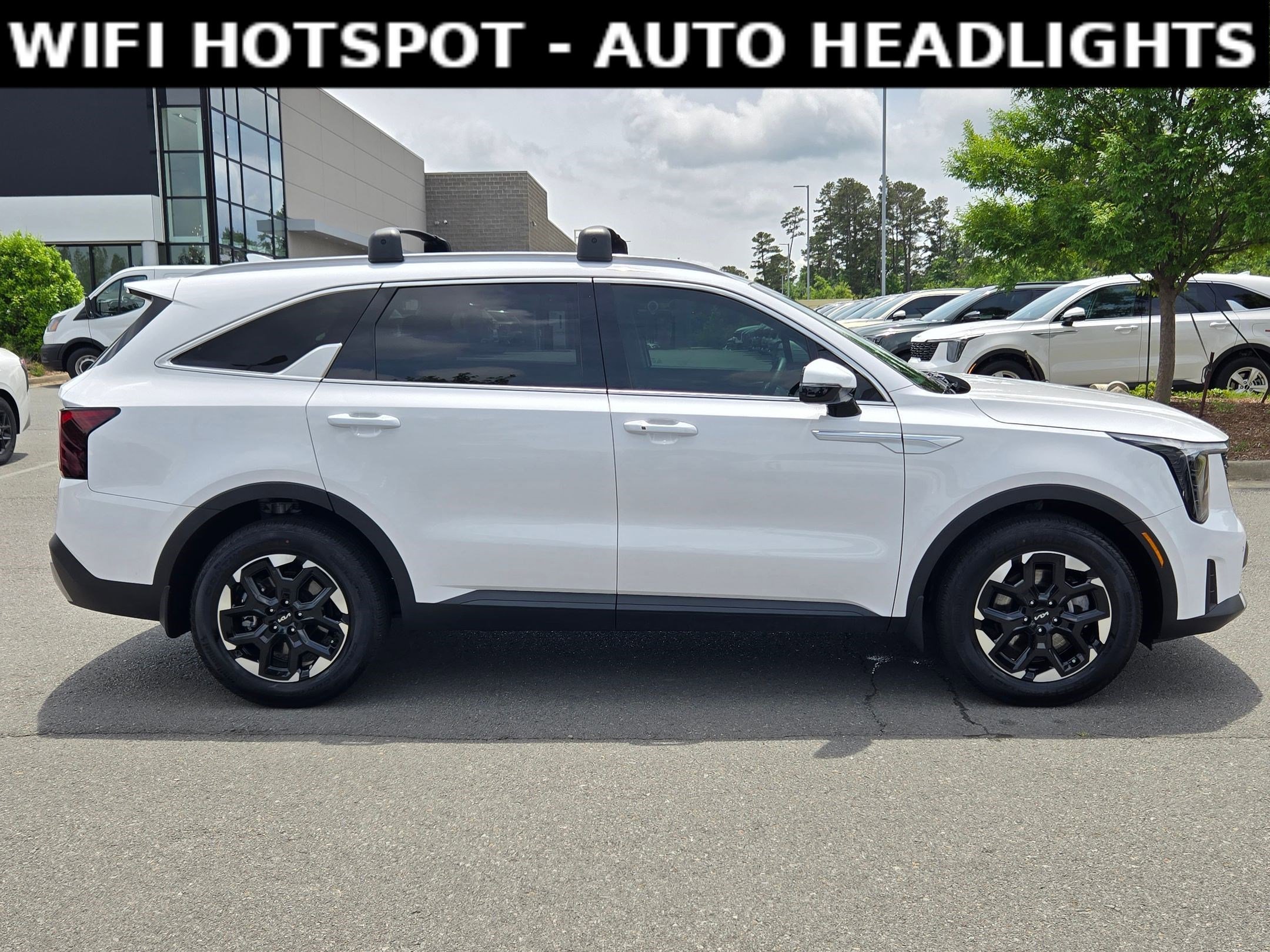 Used 2025 Glacial White Pearl Kia S image 8