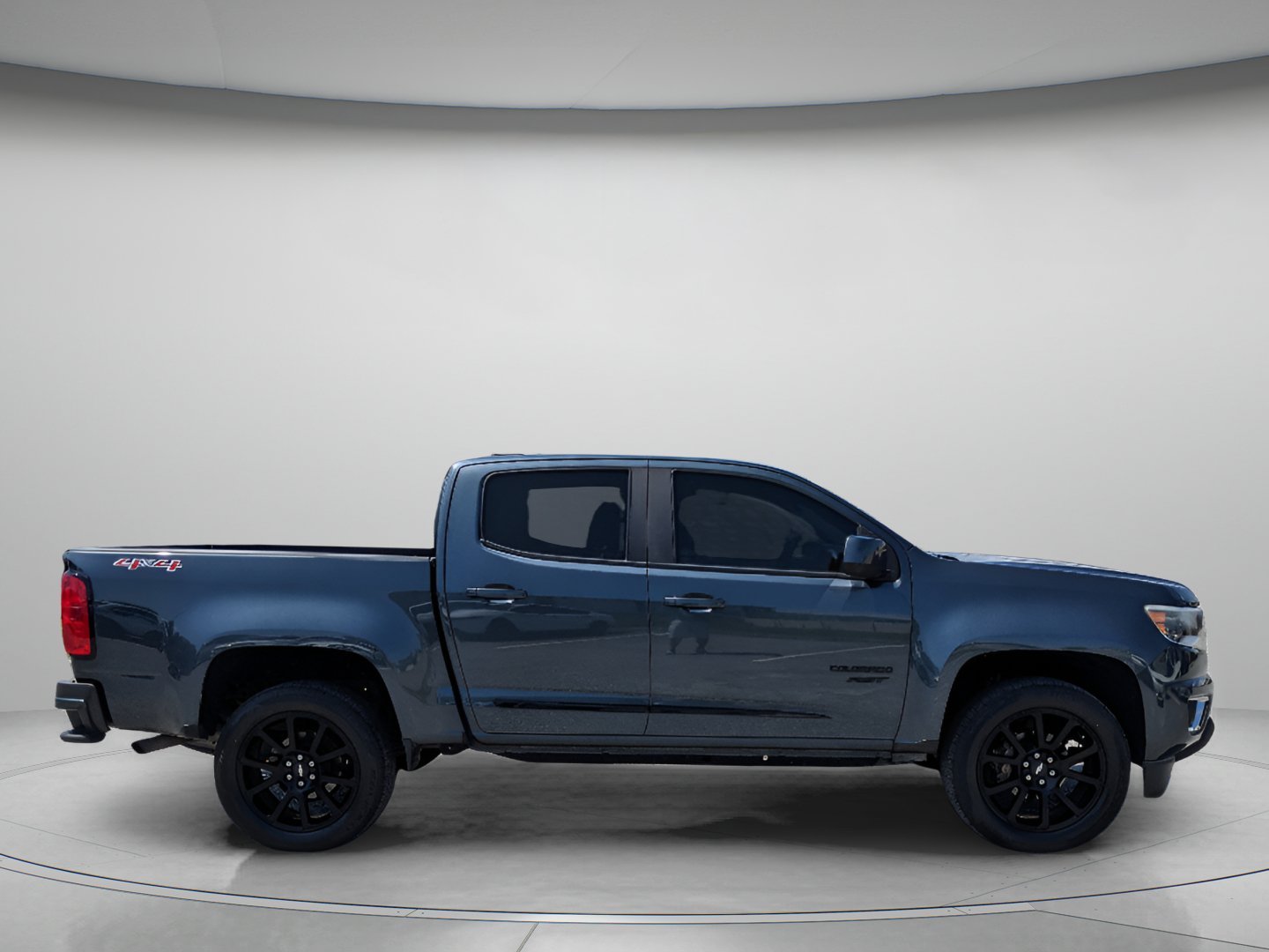 Used 2019 Shadow Gray Metallic Chevrolet 4WD LT image 7