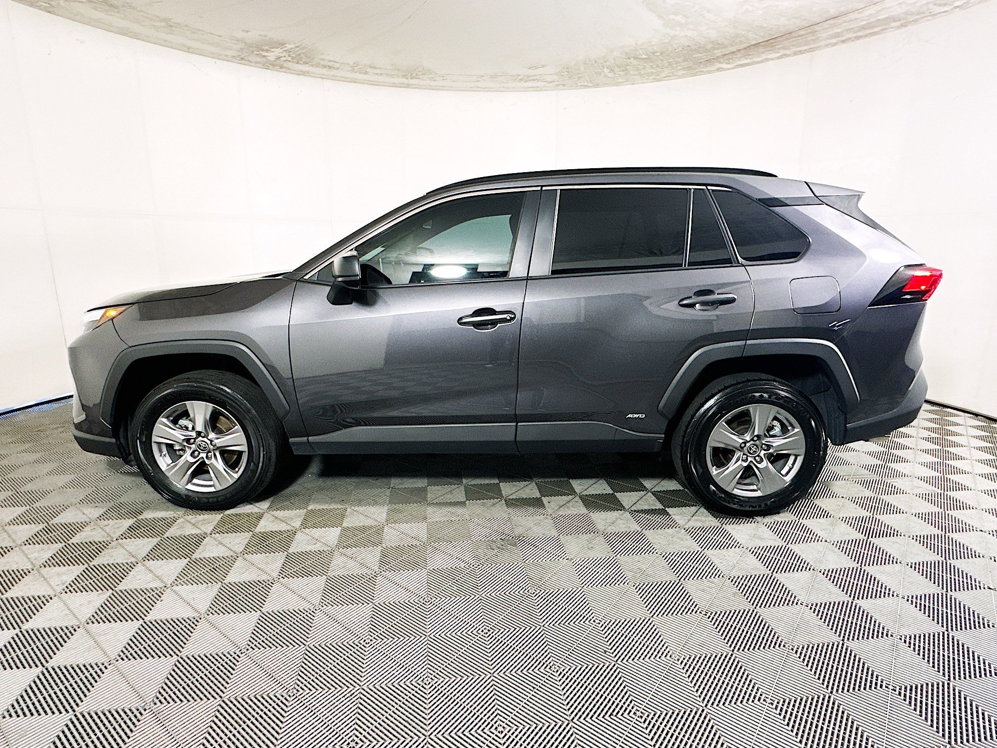 2024 Toyota RAV4 thumbnail 8