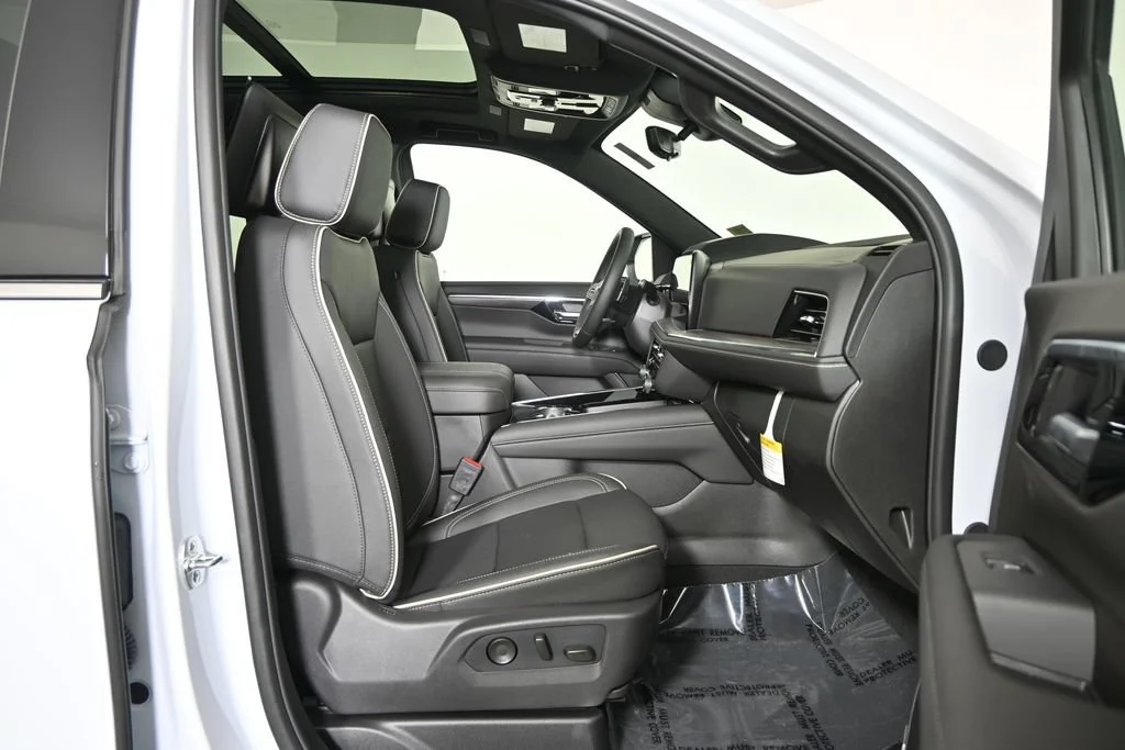 2026 Chevrolet Suburban Premier - Photo 13