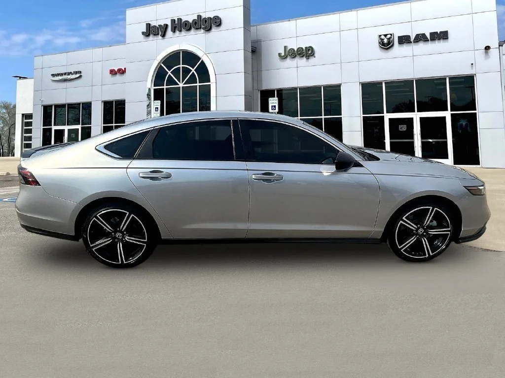 Used 2025 Silver Honda Sport image 5