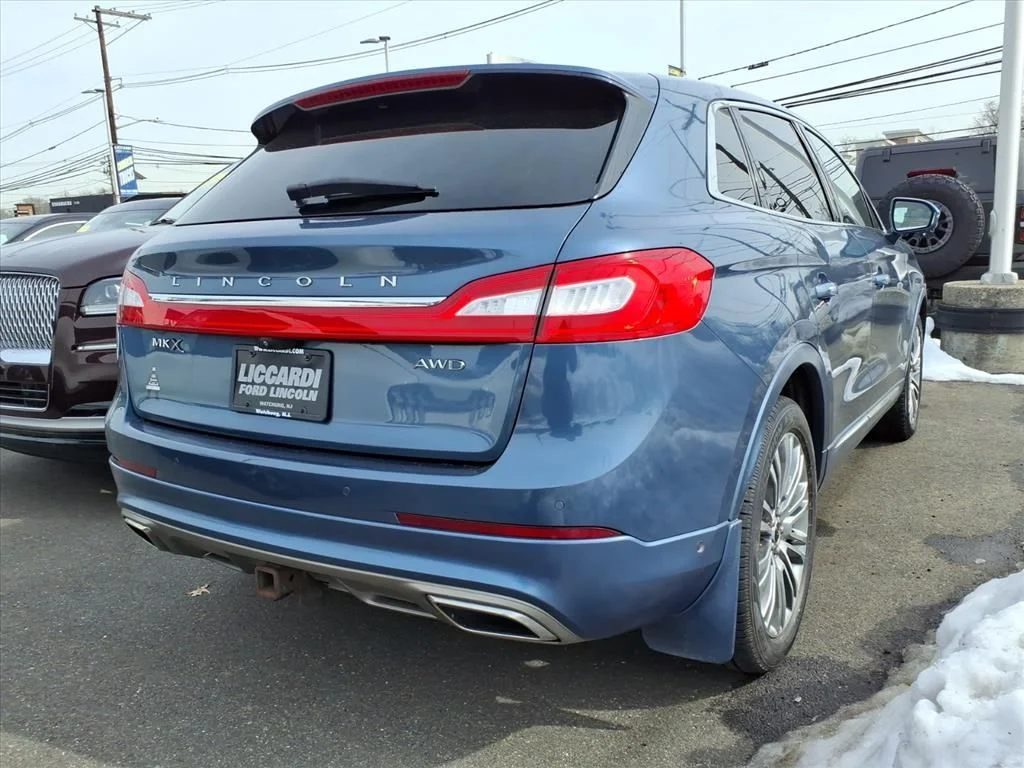 Used 2018 Blue Lincoln Reserve image 6