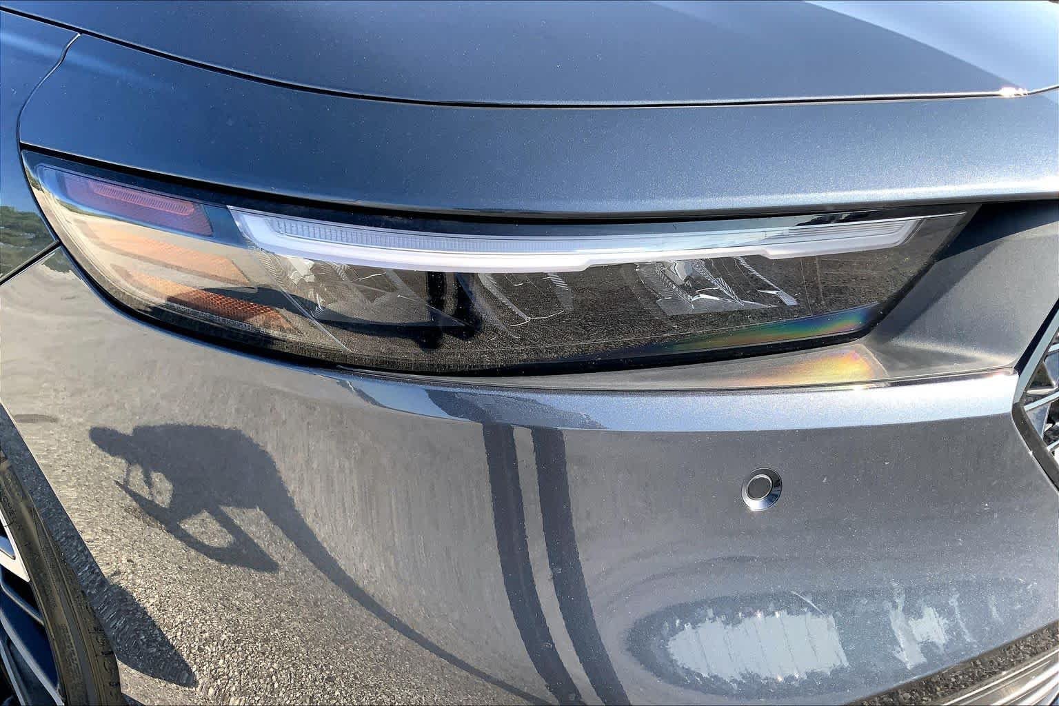 Used 2025 Meteorite Gray Metallic Honda Touring image 27