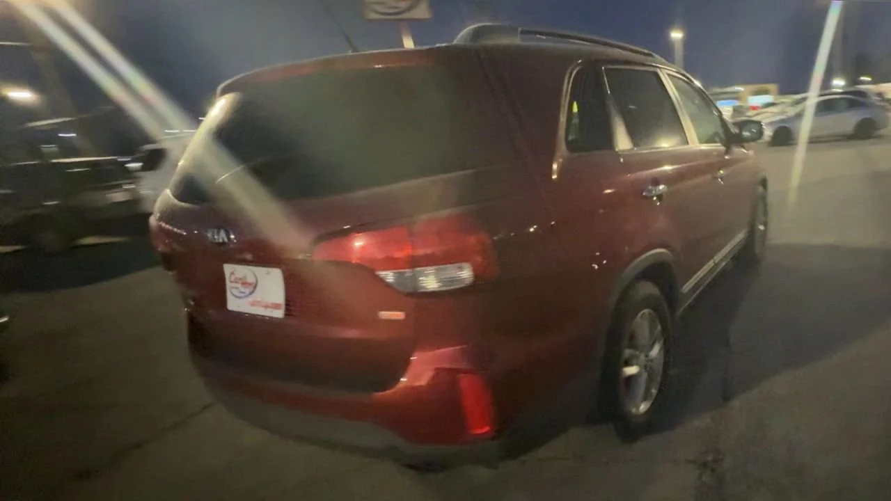 Used 2014 Red Kia LX image 5