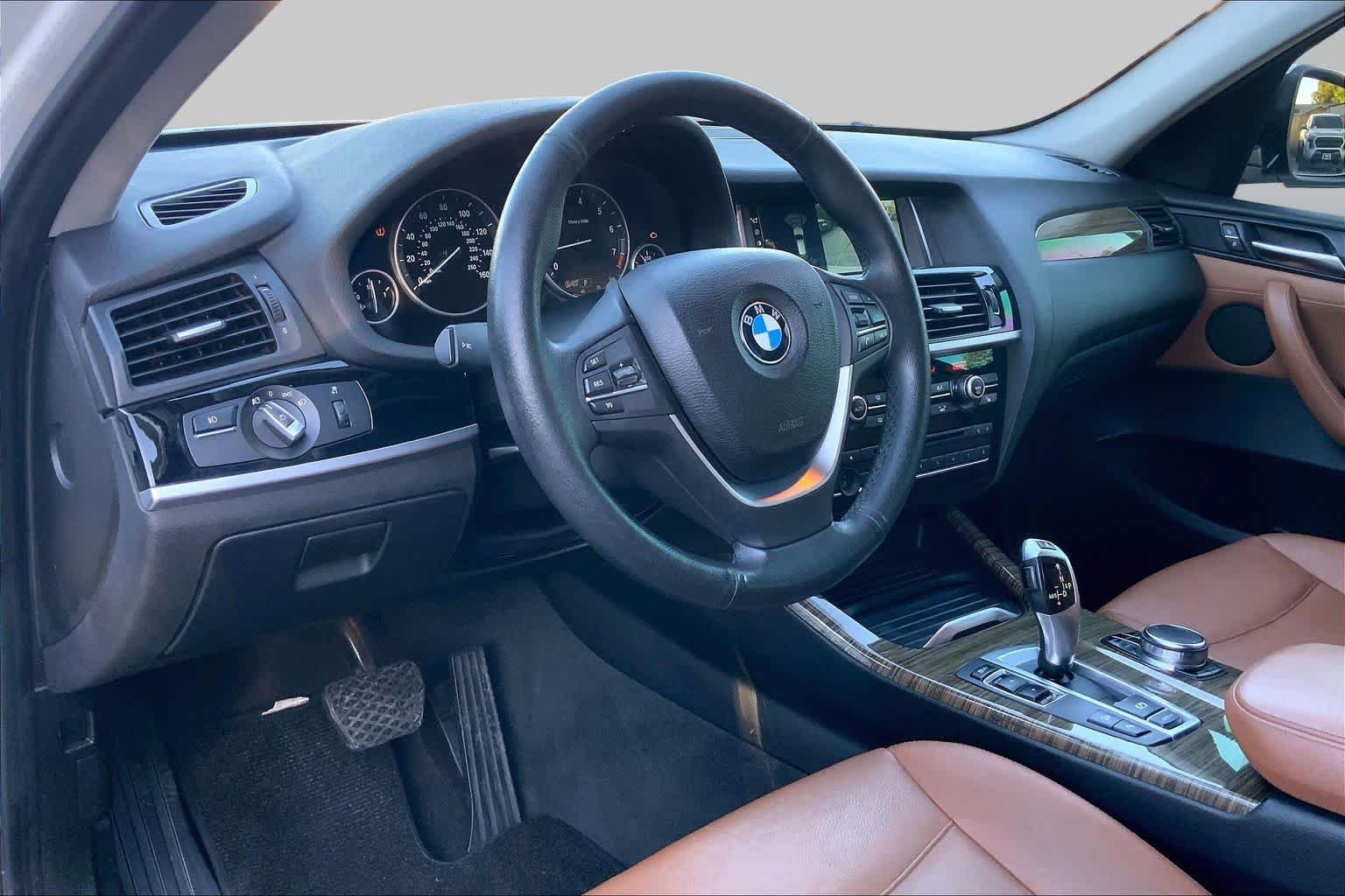 Used 2017 Alpine White BMW xDrive28i image 17