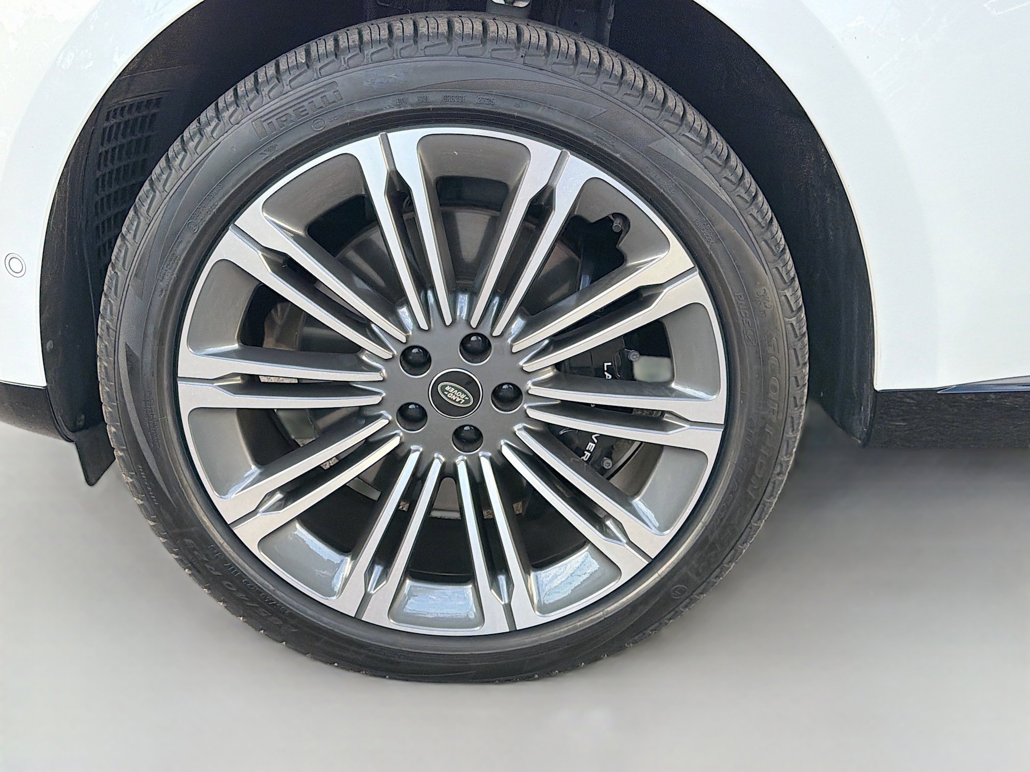 Certified Used 2023 White Land Rover Autobiography image 43