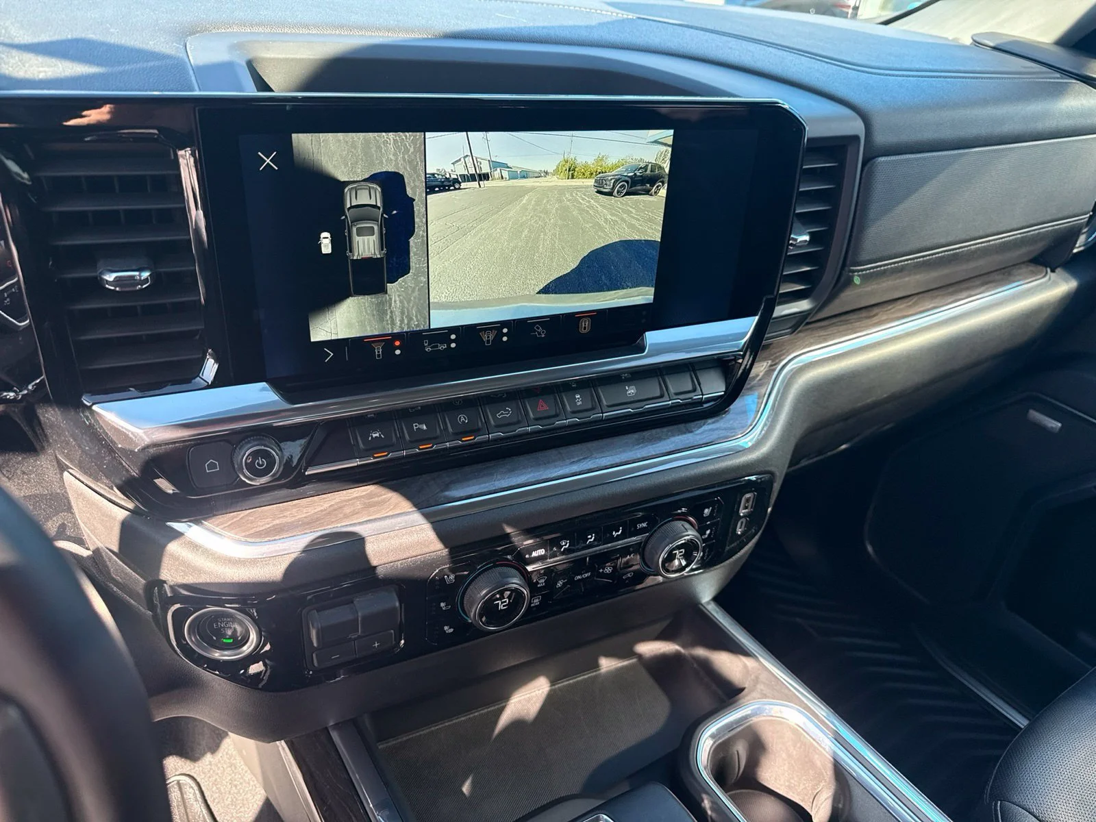Used 2025 Summit White Chevrolet LTZ image 16