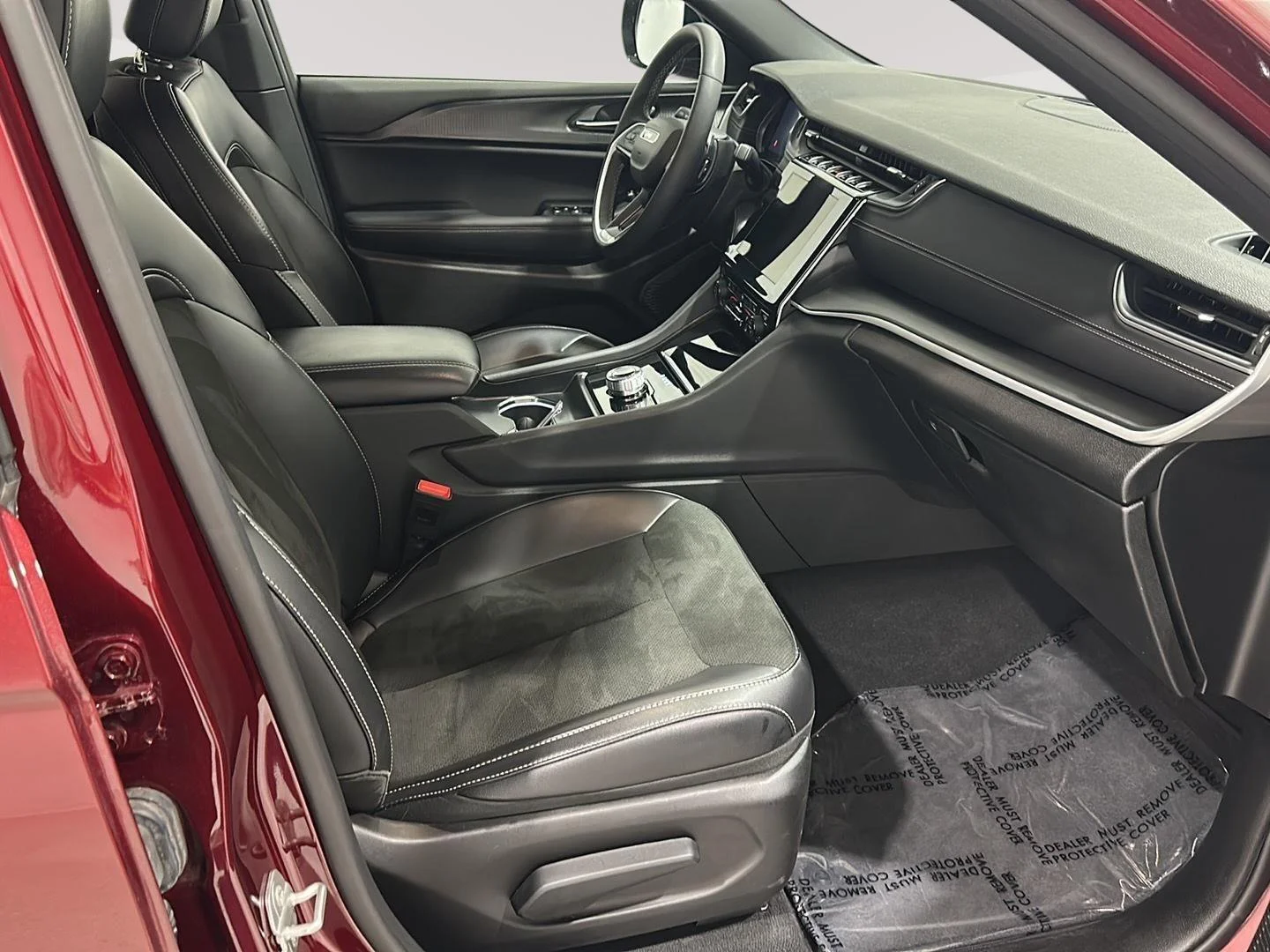 Used 2025 Velvet Red Pearlcoat Jeep Altitude image 25