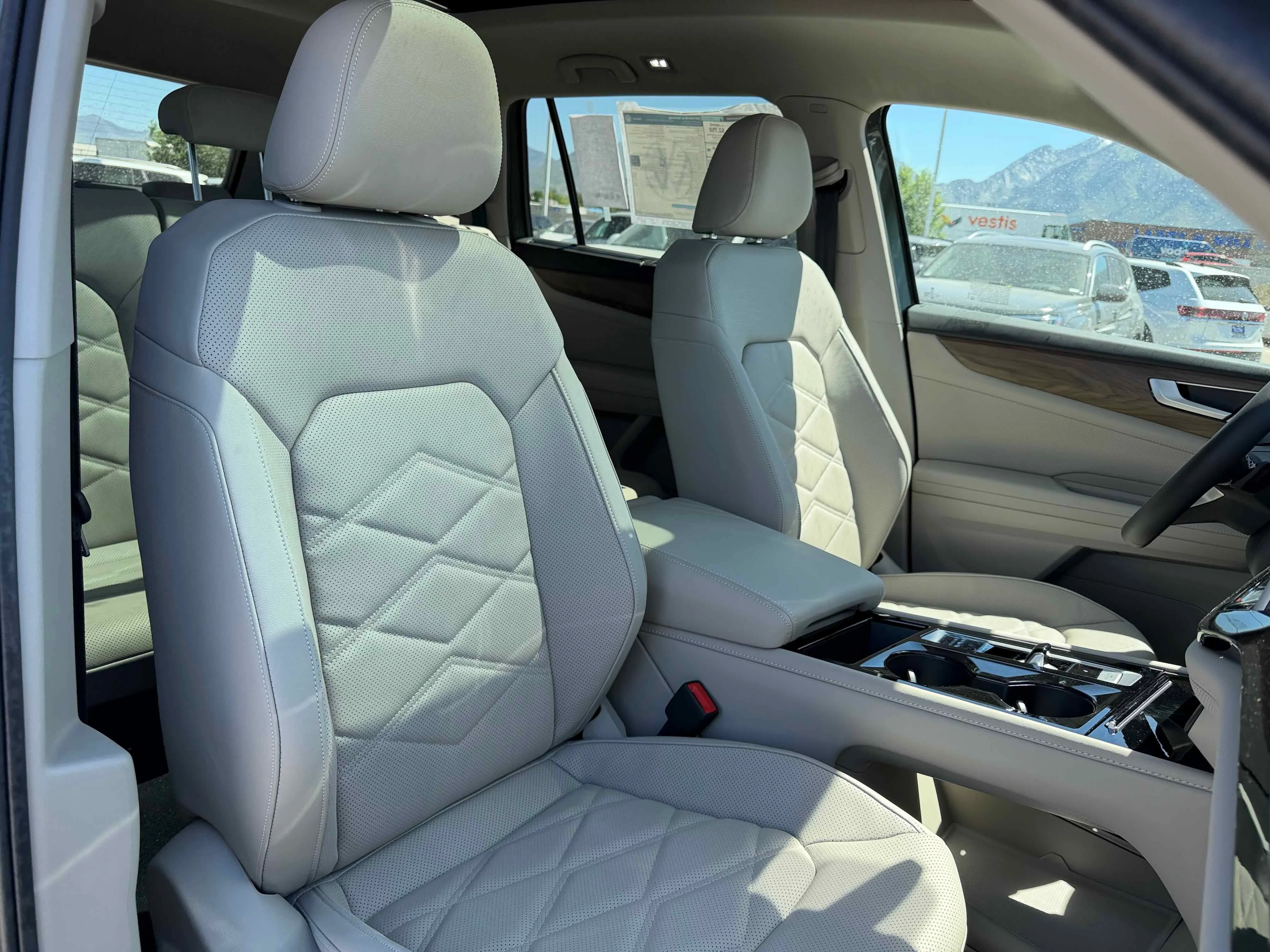 New 2026 Green Volkswagen 2.0T SE w/Technology image 30